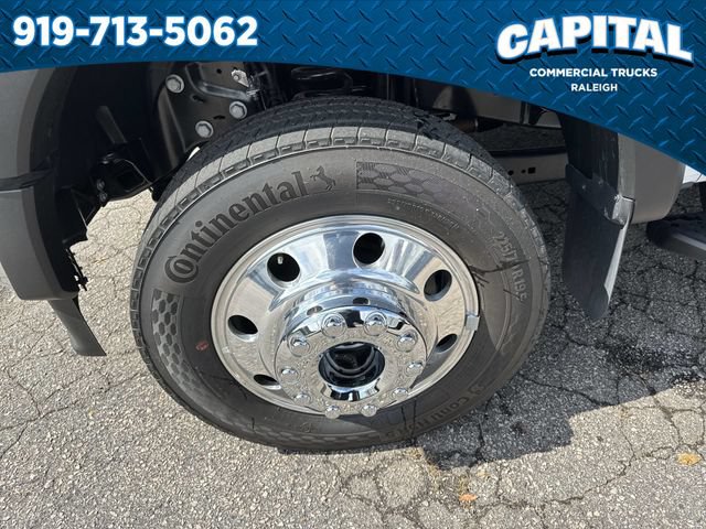 New 2026 Ford F550 4x4 Crew Cab image 15