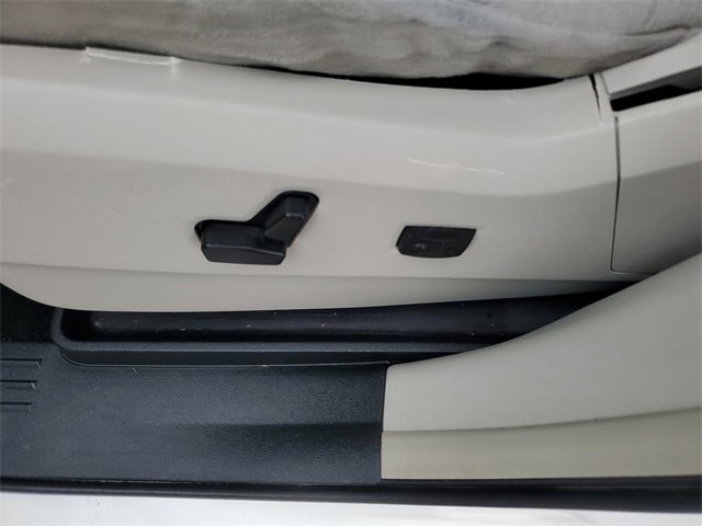 Used 2011 Chrysler Town & Country Touring image 23