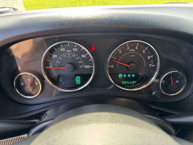 Used 2015 Jeep Wrangler Unlimited Sahara w/ Max Tow Package AWD/4WD image 13