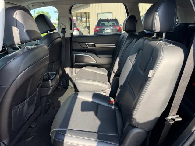 Used 2025 Kia Telluride S FWD image 8