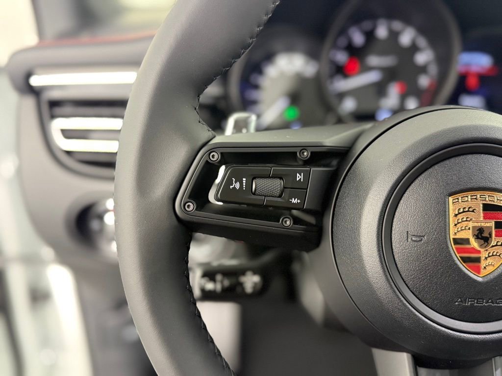 Certified 2026 Porsche Macan Turbo image 31