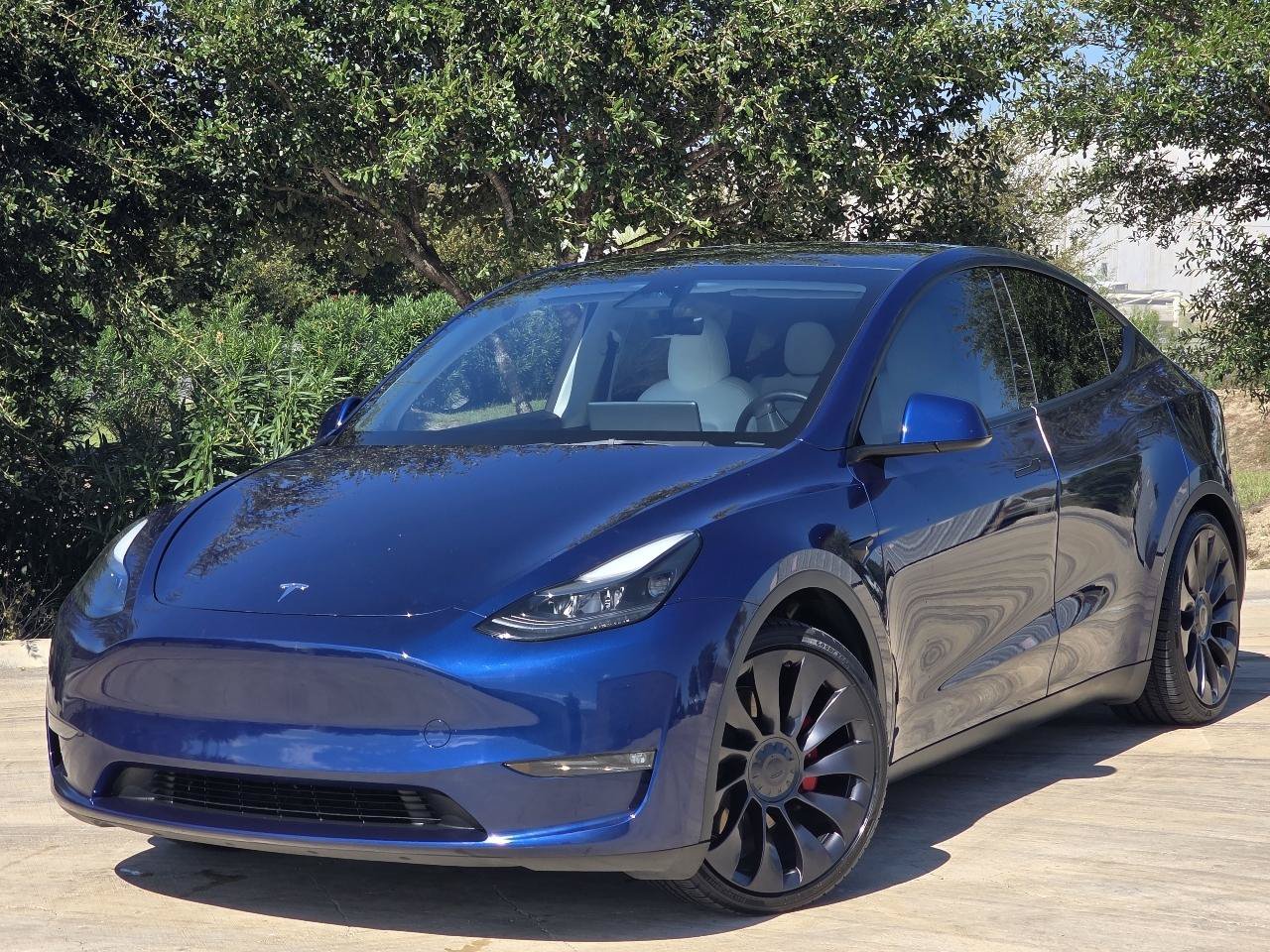 Used 2023 Tesla Model Y Performance AWD/4WD image 1