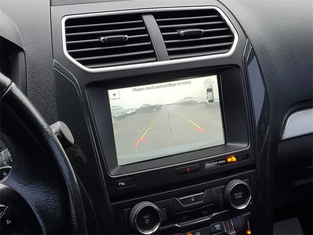 Used 2017 Ford Explorer XLT w/ Equipment Group 202A image 15