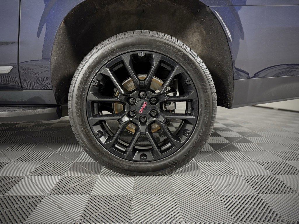 Used 2023 GMC Yukon XL SLT w/ SLT Premium Package image 15