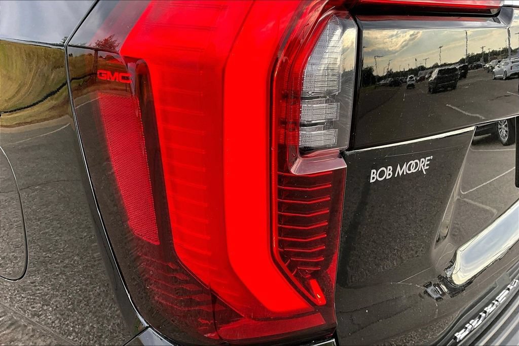 Used 2025 GMC Yukon Denali AWD/4WD image 33
