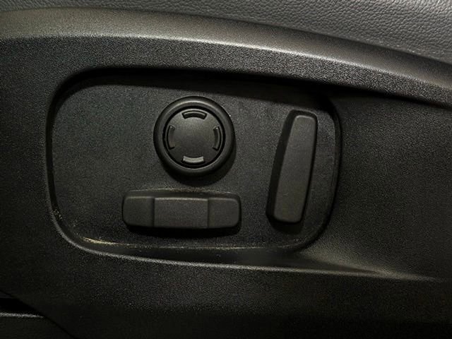 Certified 2024 Land Rover Defender 110 SE image 32