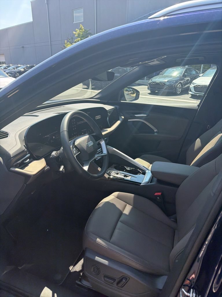 Certified 2025 Audi Q5 Premium w/ Convenience Package AWD/4WD image 12