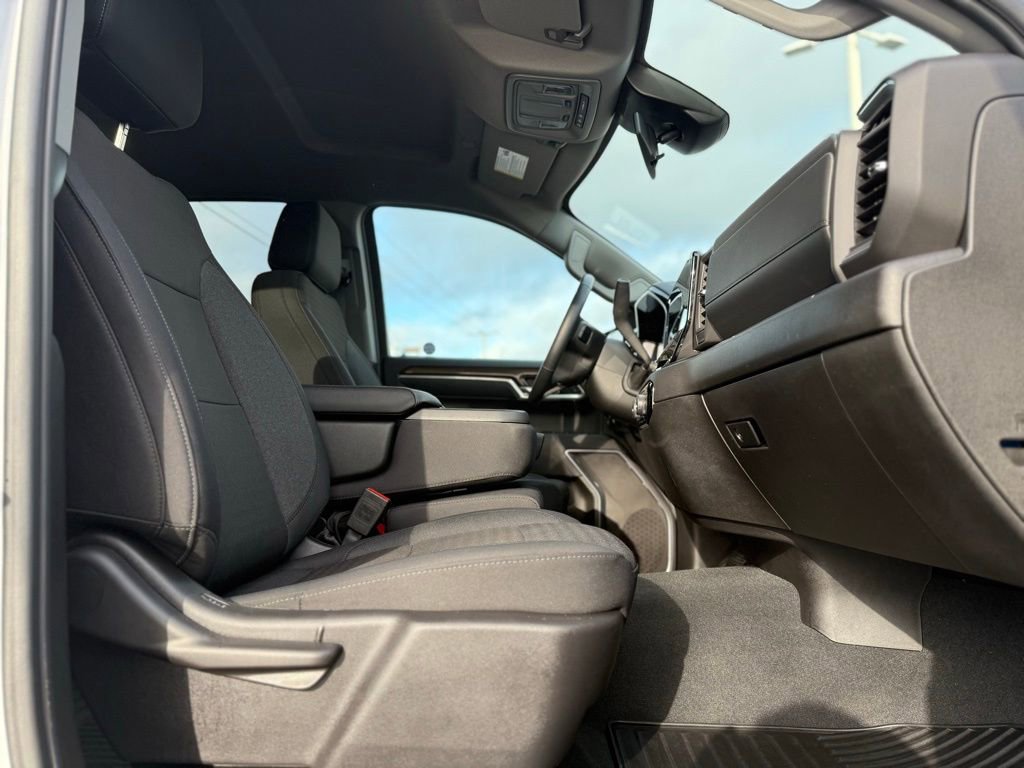 Used 2024 Chevrolet Silverado 1500 LT image 20