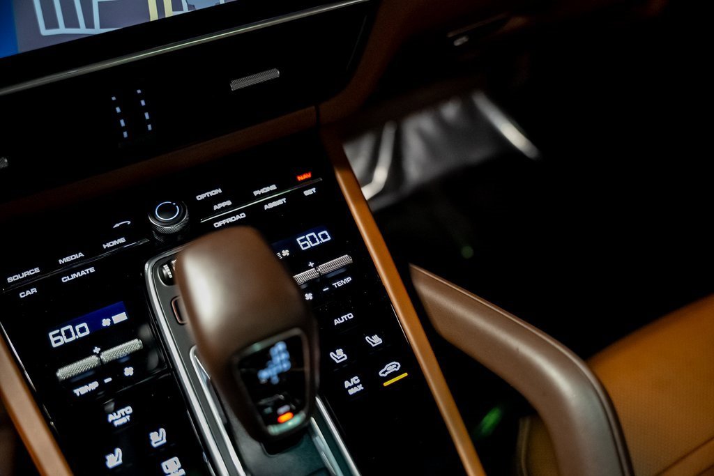 Used 2021 Porsche Cayenne Turbo image 52