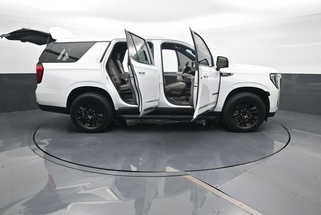 Used 2023 GMC Yukon SLT w/ SLT Luxury Package RWD image 33