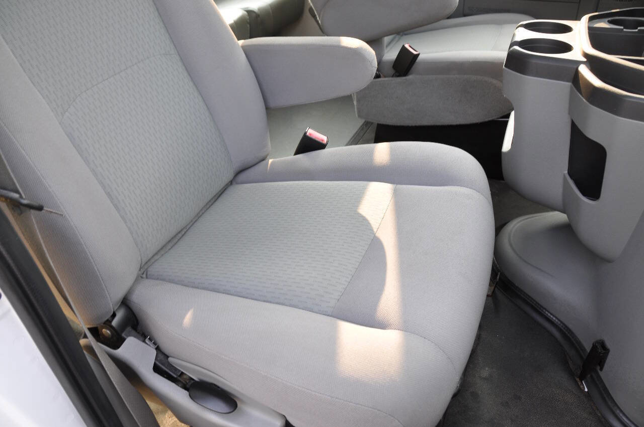 Used 2013 Ford E-250 and Econoline 250 Extended w/ PWR Group image 21