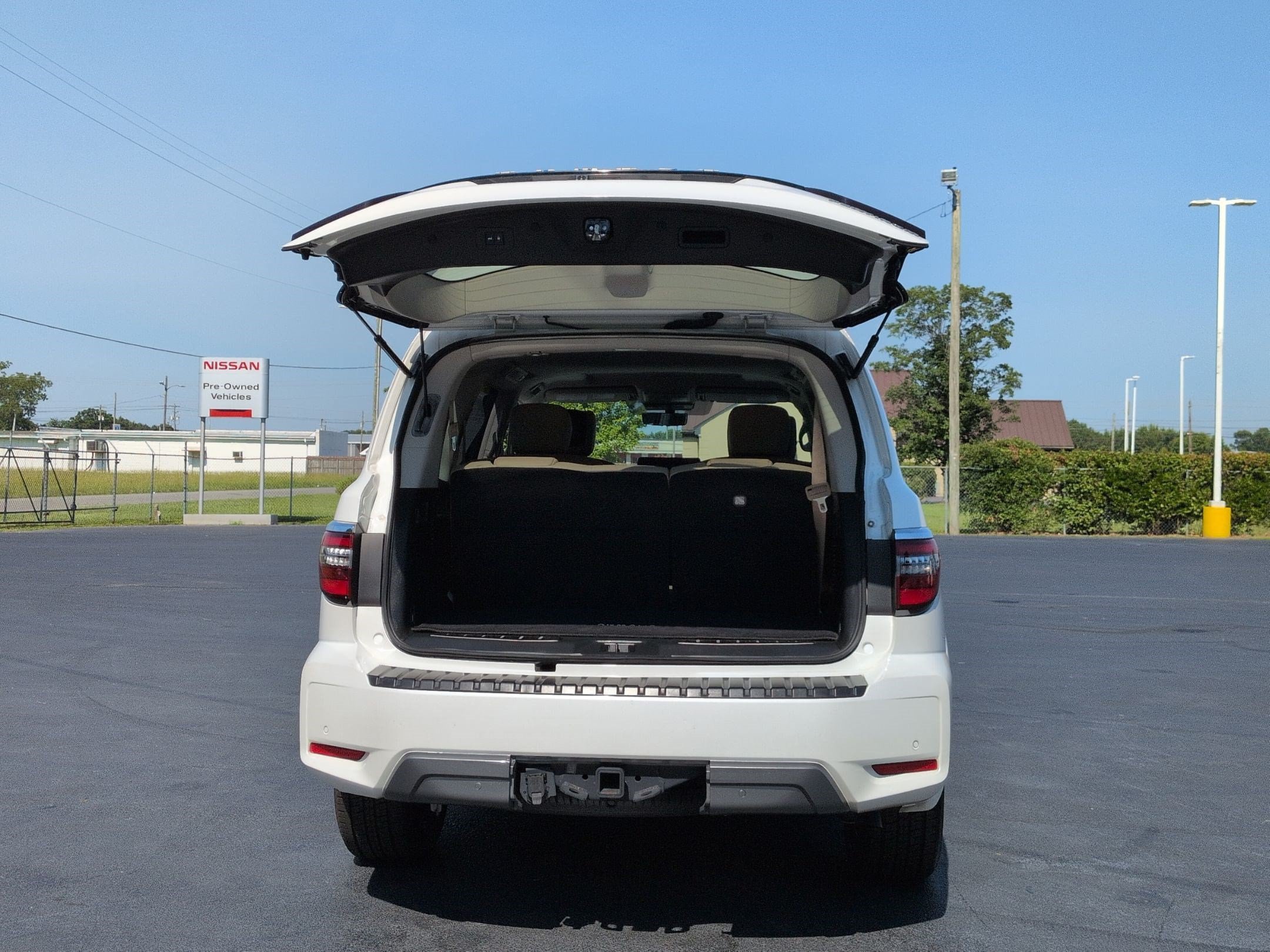 Used 2022 Nissan Armada Platinum w/ Captain's Chairs Package RWD image 35