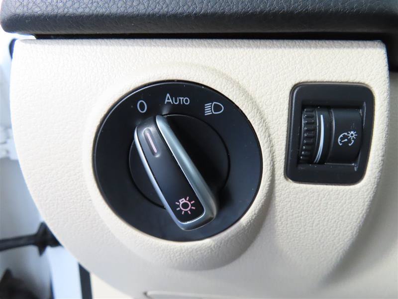 Used 2017 Volkswagen Tiguan S FWD image 19