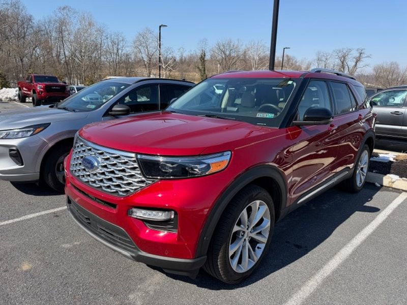 Used 2023 Ford Explorer Platinum w/ Technology Package image 2