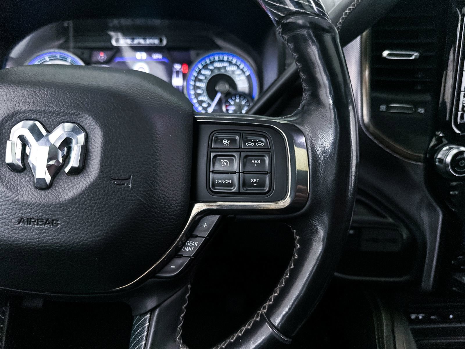 Used 2019 RAM 2500 Limited AWD/4WD image 32