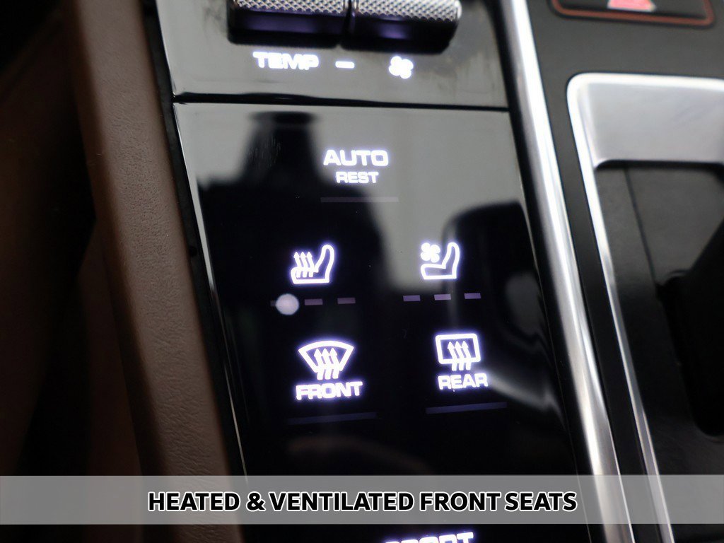 Used 2023 Porsche Cayenne Platinum Edition image 7