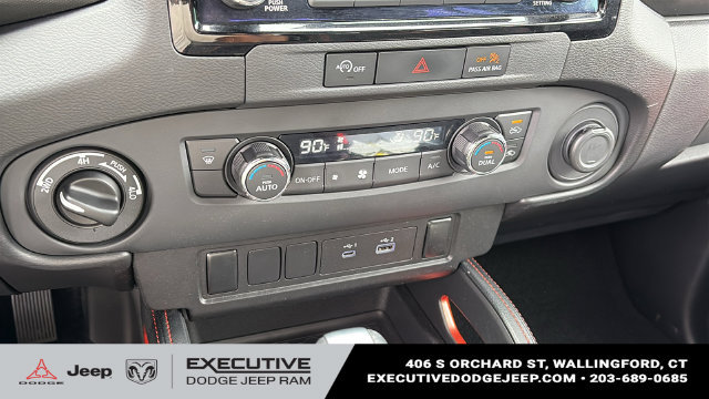 Used 2023 Nissan Frontier PRO-4X w/ Tow Package AWD/4WD image 19
