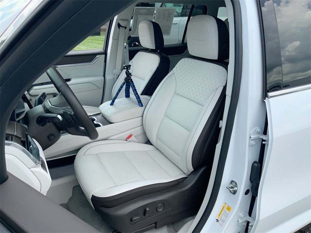 Used 2024 GMC Acadia Denali image 19