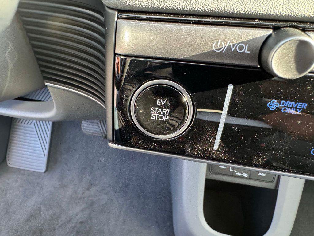 New 2025 Hyundai Ioniq 5 SEL AWD/4WD image 26