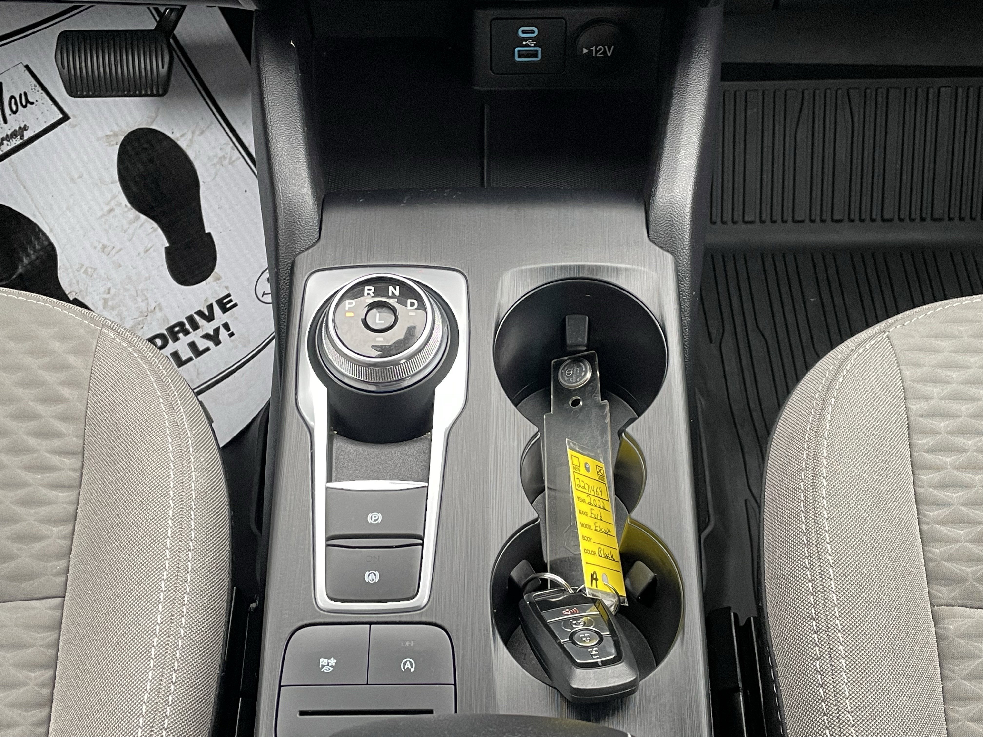 Used 2022 Ford Escape SE w/ Cold Weather Package image 22