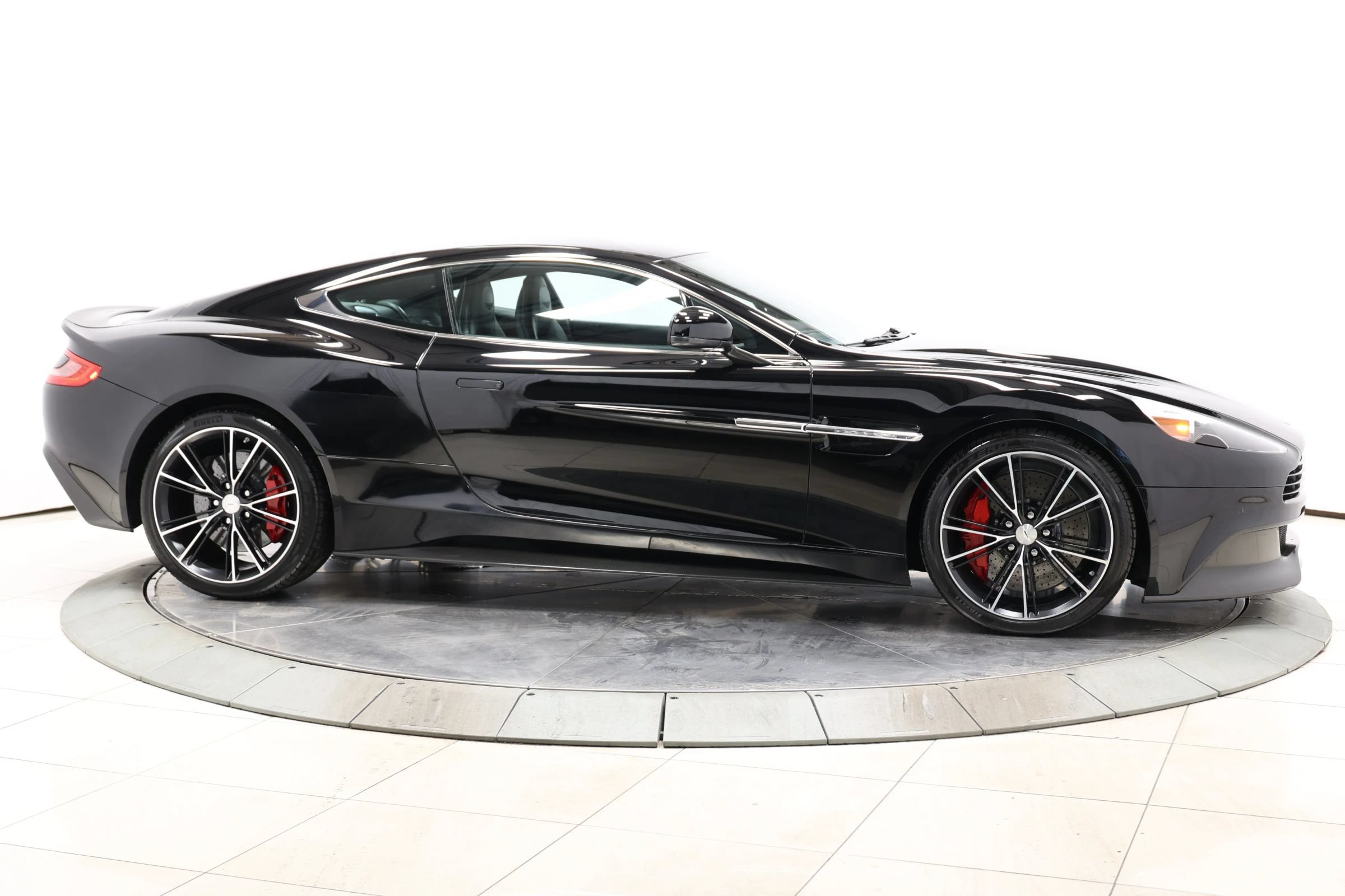 Used 2014 Aston Martin Vanquish Coupe RWD image 65