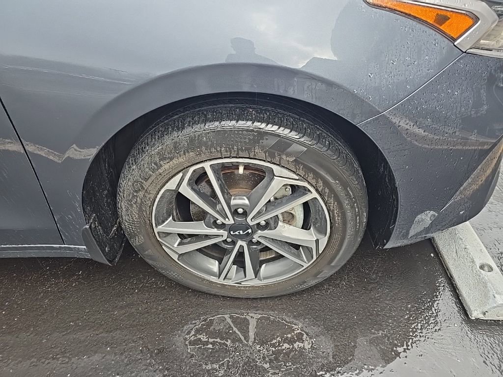 Used 2022 Kia Forte LXS w/ LXS Technology Package image 11