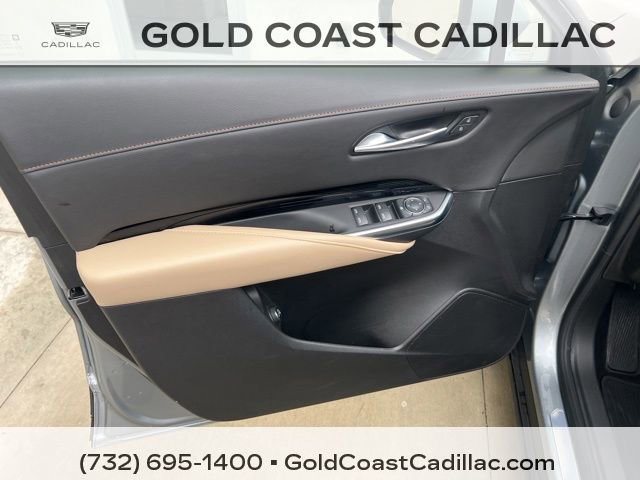 Used 2024 Cadillac XT4 Luxury w/ Cold Weather Package FWD image 16