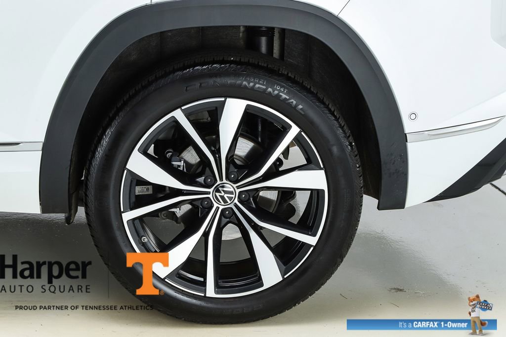 Used 2025 Volkswagen Atlas Cross Sport SEL Premium R-Line image 45