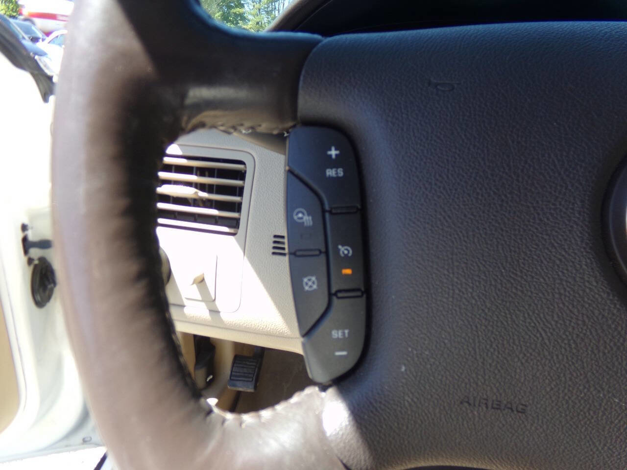 Used 2007 Buick Lucerne CXL FWD image 28