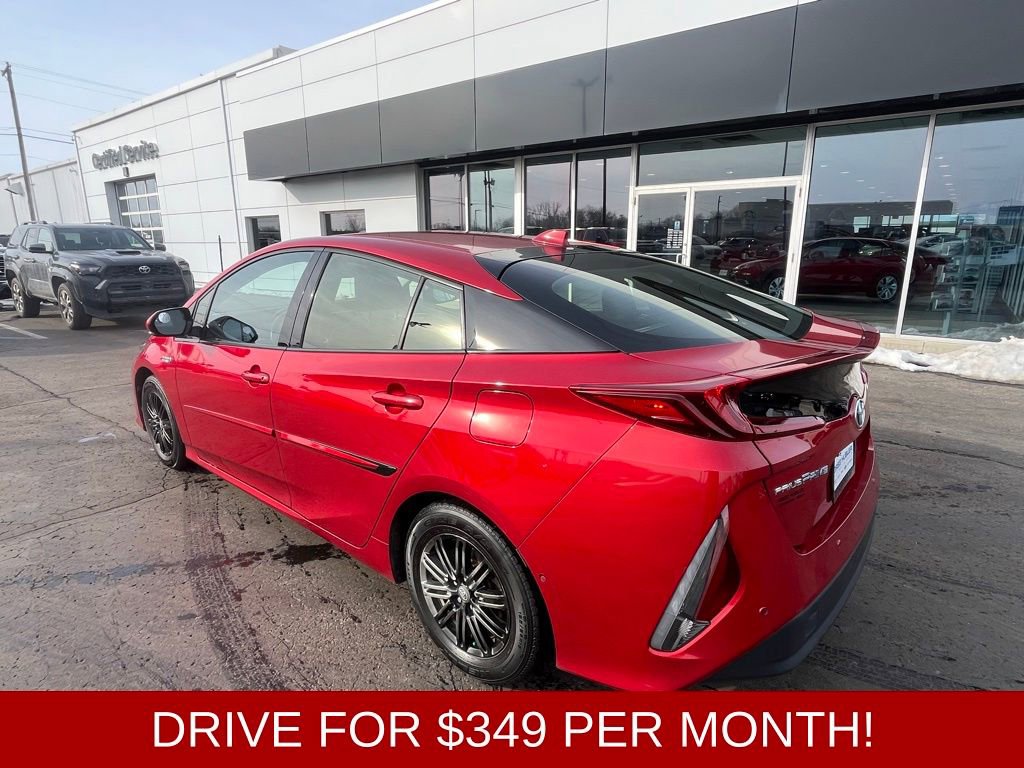 Used 2017 Toyota Prius Prime Advanced image 3