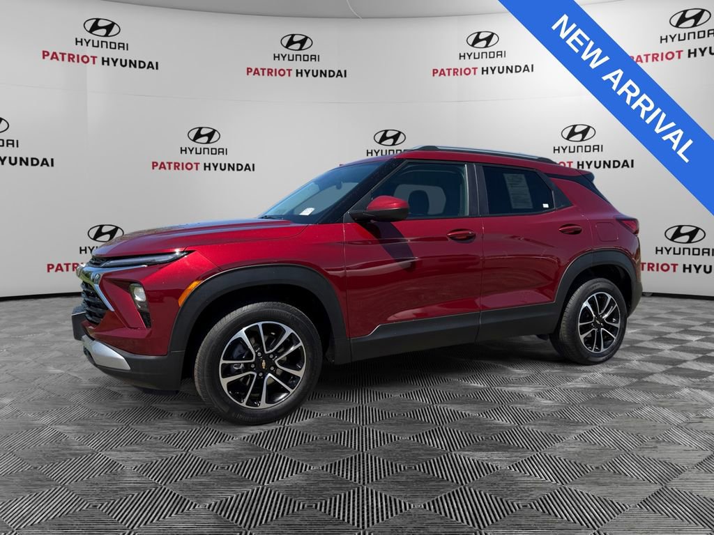 Used 2025 Chevrolet TrailBlazer LT AWD/4WD image 7