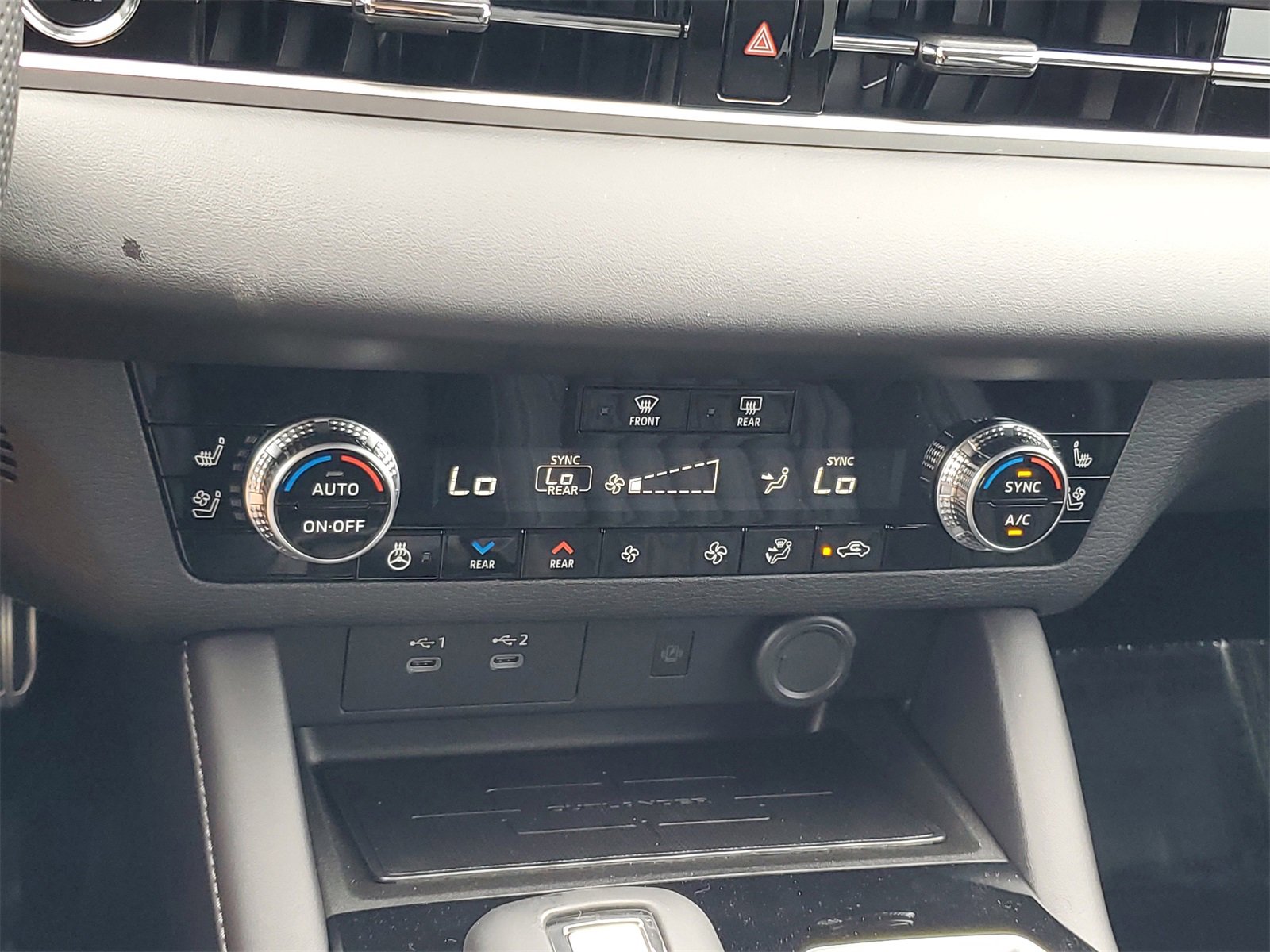 New 2025 Mitsubishi Outlander SEL image 18