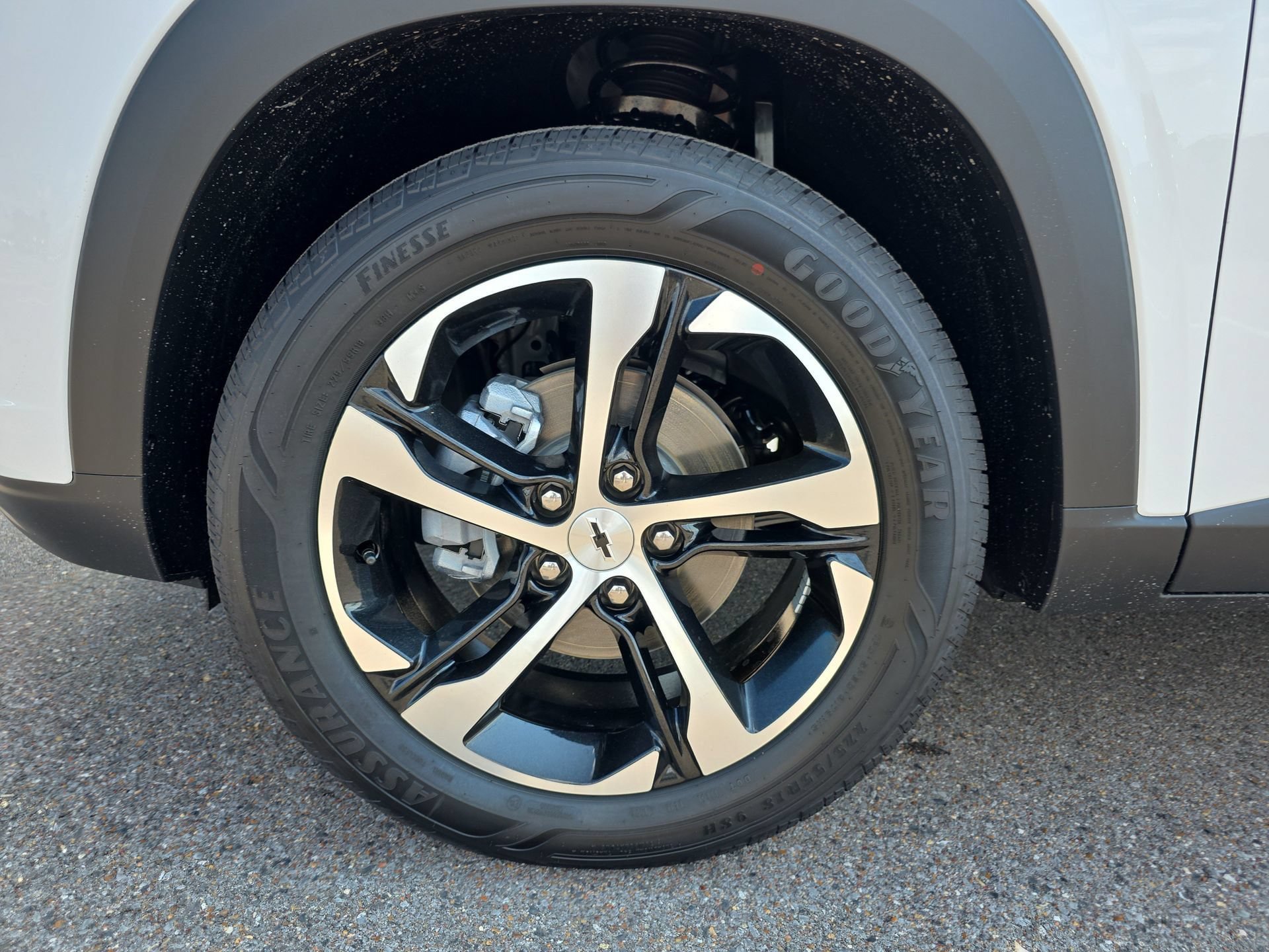 New 2026 Chevrolet Trax RS w/ Sunroof Package FWD image 9