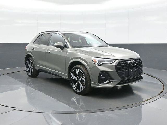 Used 2023 Audi Q3 2.0T Premium Plus w/ Premium Plus Package AWD/4WD image 1