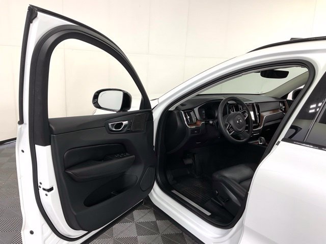 Used 2024 Volvo XC60 B5 Plus w/ Protection Package Premier AWD/4WD image 27