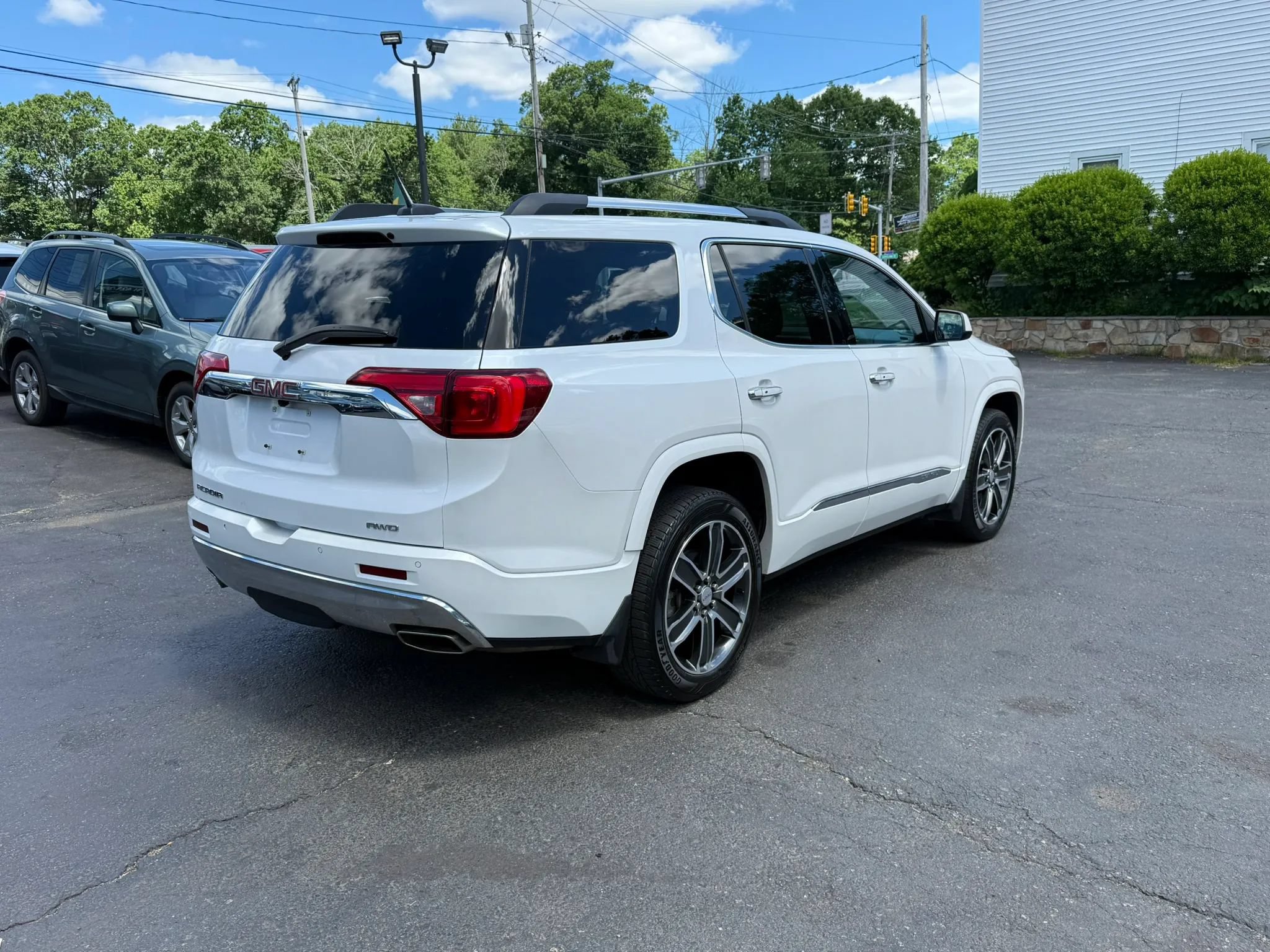 Used 2018 GMC Acadia Denali w/ Technology Package AWD/4WD image 6