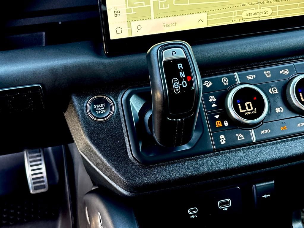 Used 2023 Land Rover Defender 110 V8 image 14