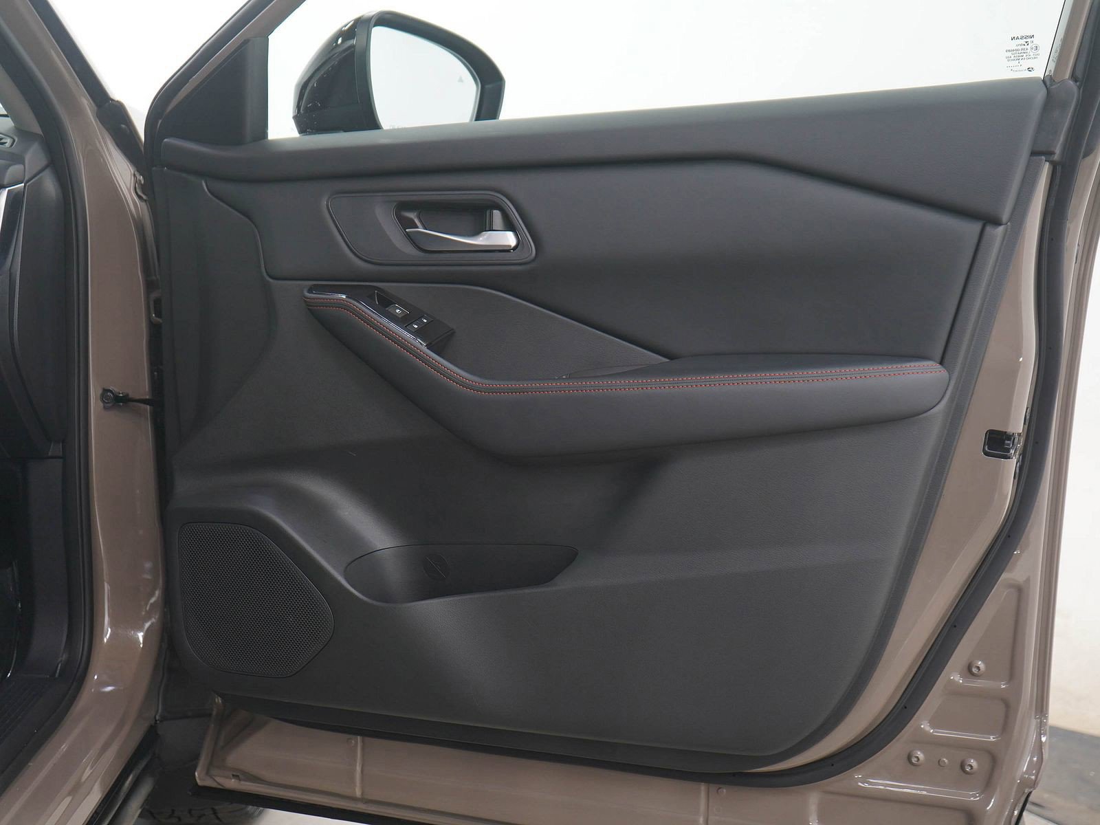 Used 2025 Nissan Rogue SV w/ Rock Creek Premium Package image 12