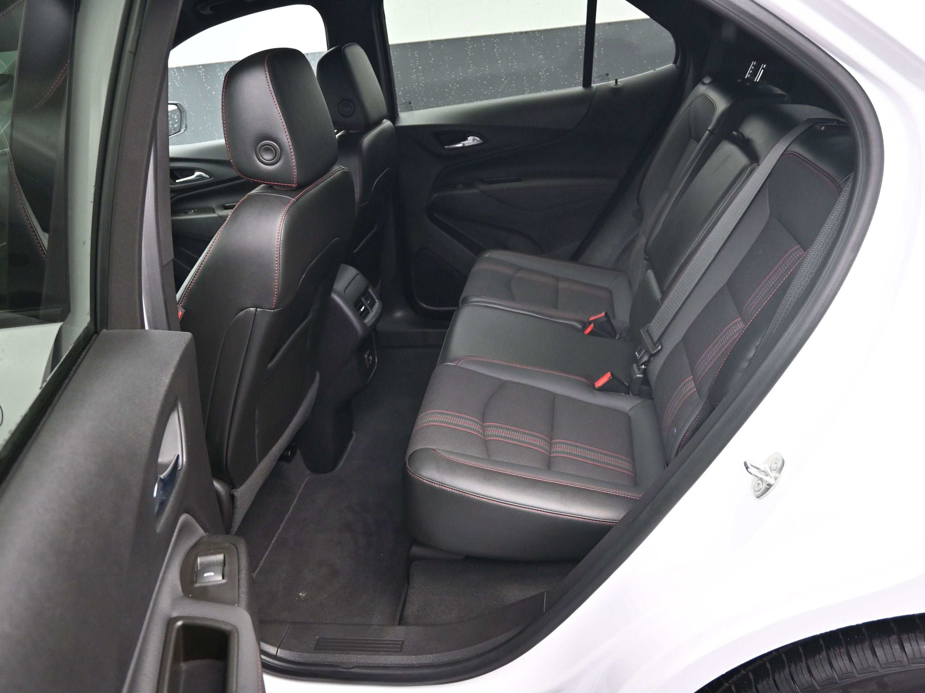 Used 2023 Chevrolet Equinox RS FWD image 25