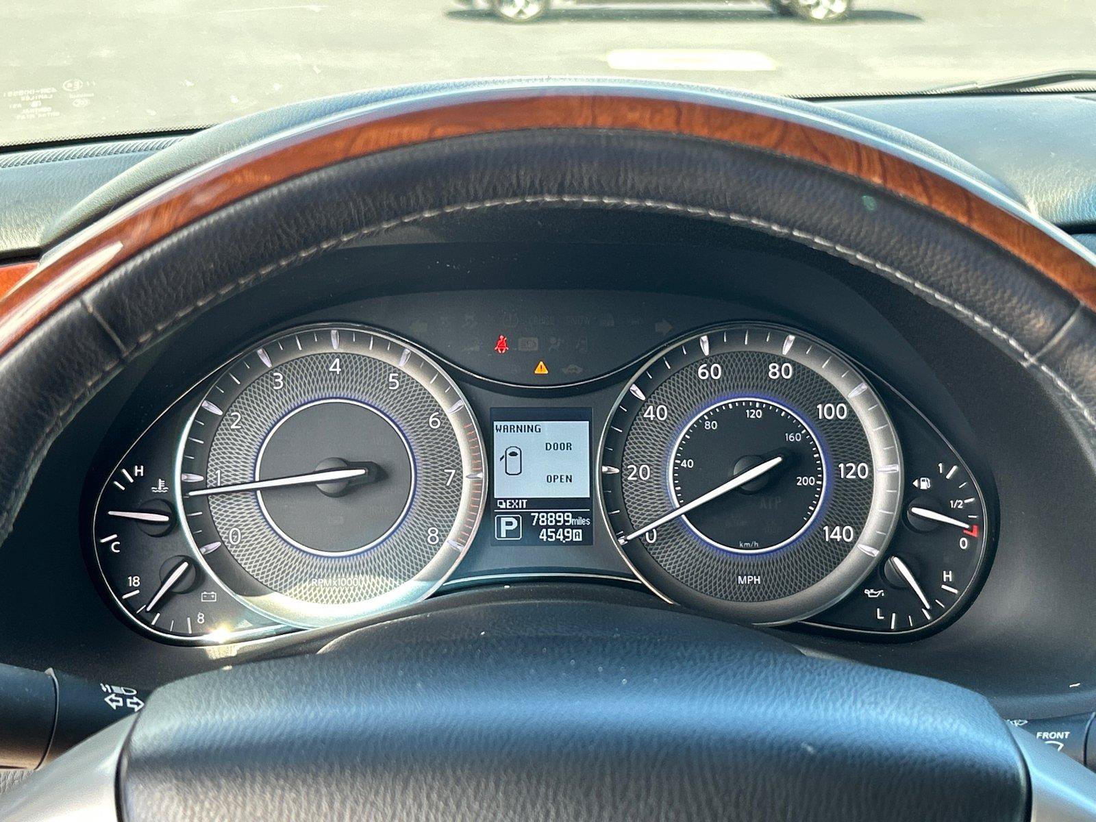 Used 2015 INFINITI QX80 4WD w/ Deluxe Technology Package image 27