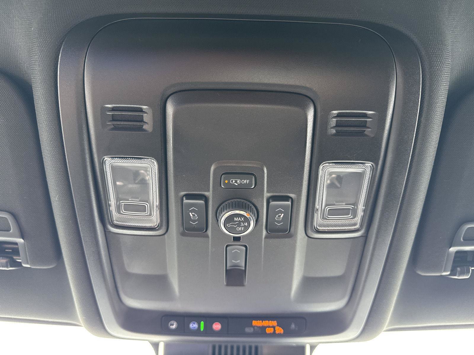 Used 2025 GMC Yukon Denali AWD/4WD image 29