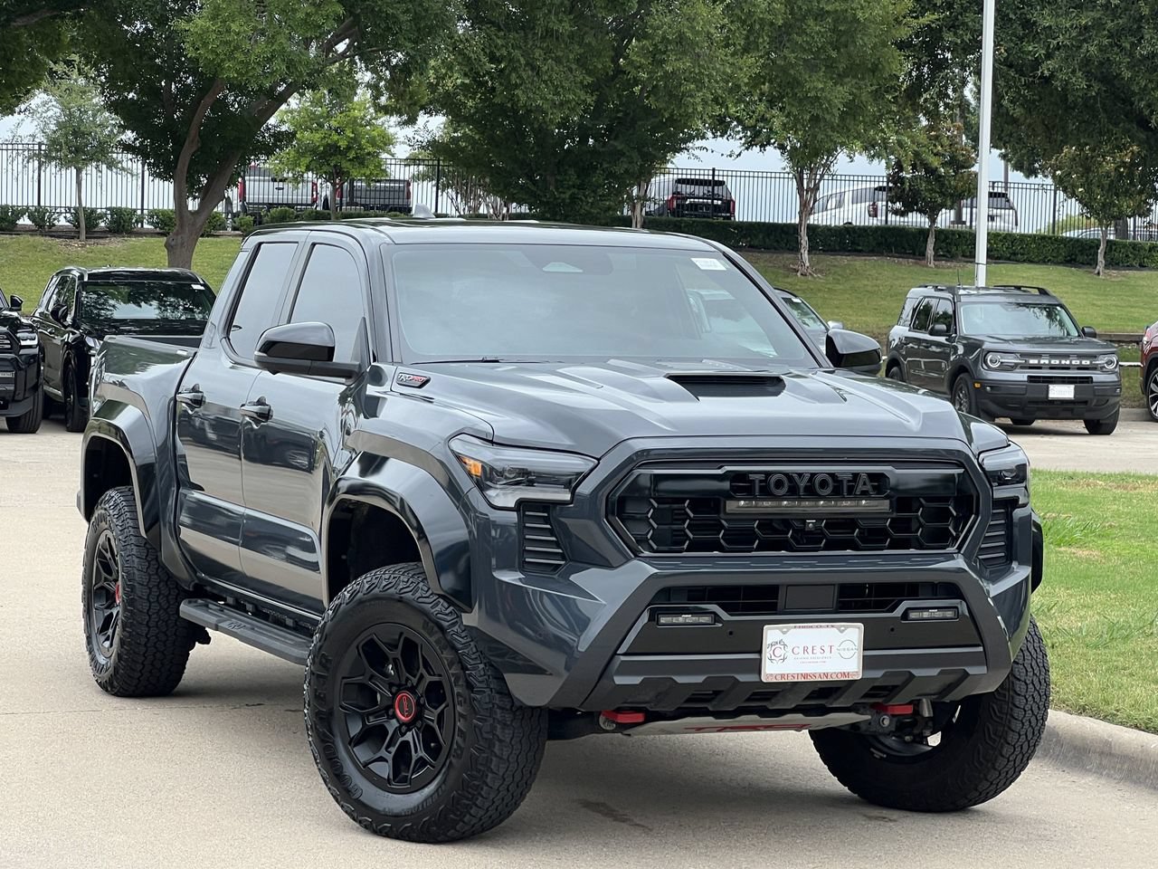 Used 2025 Toyota Tacoma TRD Pro AWD/4WD image 2