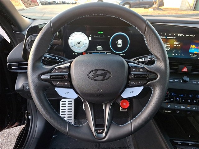 Used 2025 Hyundai Elantra N Base image 19