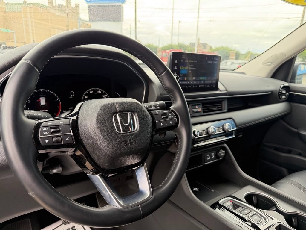 Used 2023 Honda Pilot Touring image 17