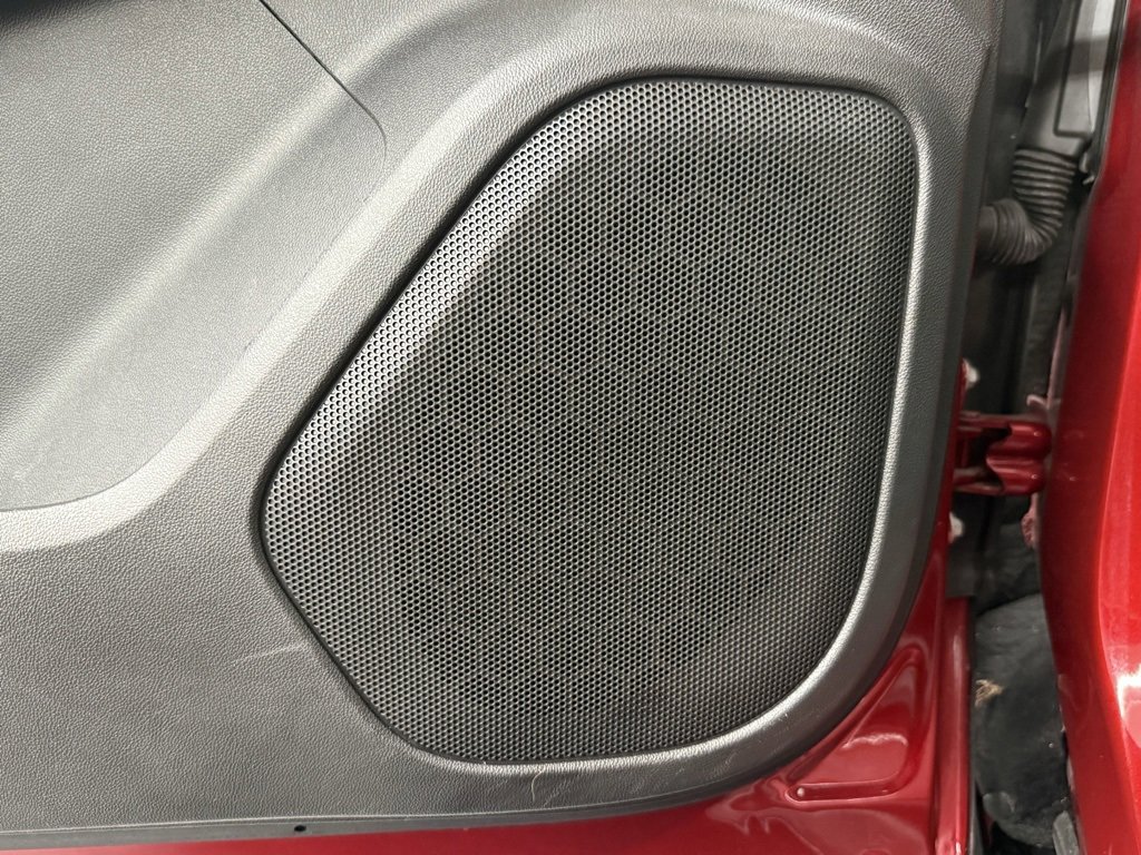 Used 2023 GMC Acadia SLE w/ Elevation Edition image 15