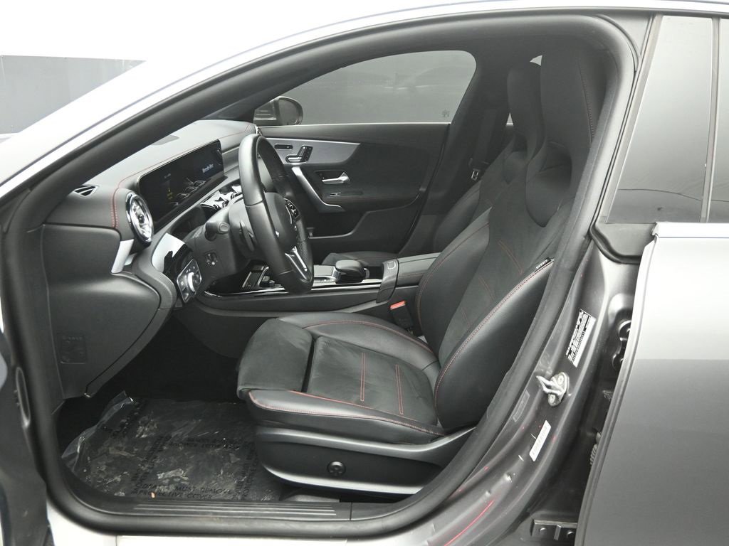 Used 2022 Mercedes-Benz CLA 250 4MATIC image 10