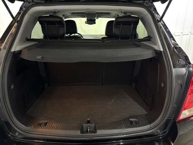 Used 2019 Chevrolet Trax LT w/ Sun & Sound Package AWD/4WD image 12