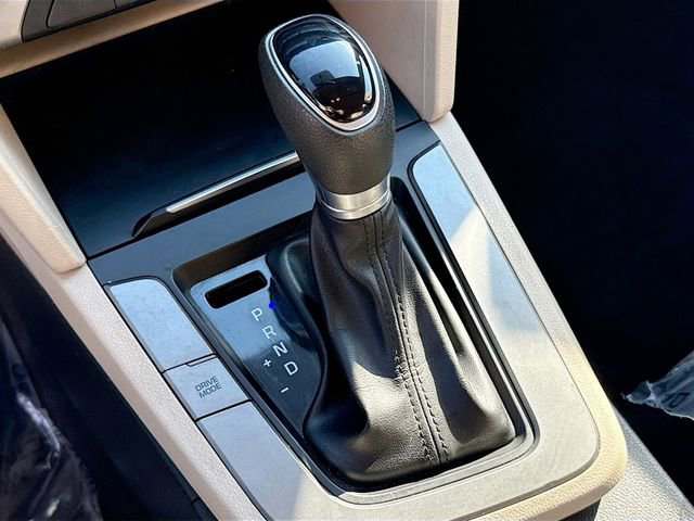 Used 2018 Hyundai Elantra SEL FWD image 16