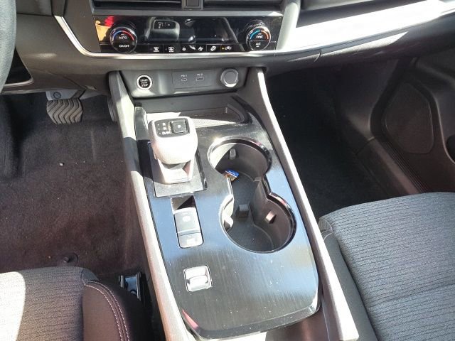 Used 2023 Nissan Rogue SV image 18