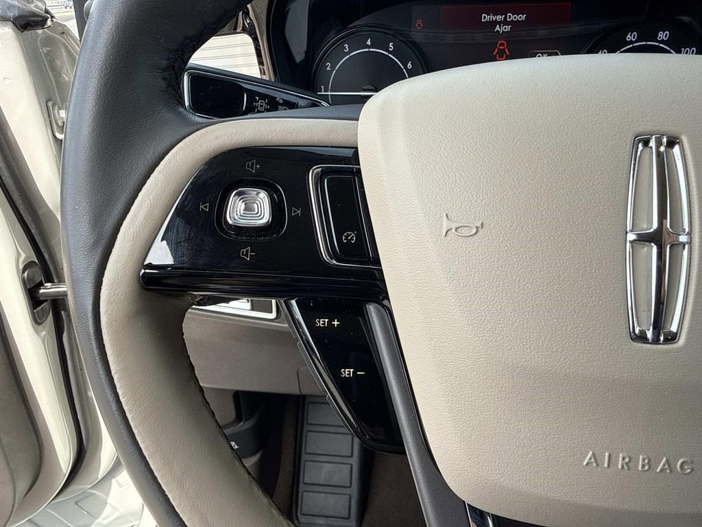 Used 2021 Lincoln Corsair FWD w/ Equipment Group 101A image 30
